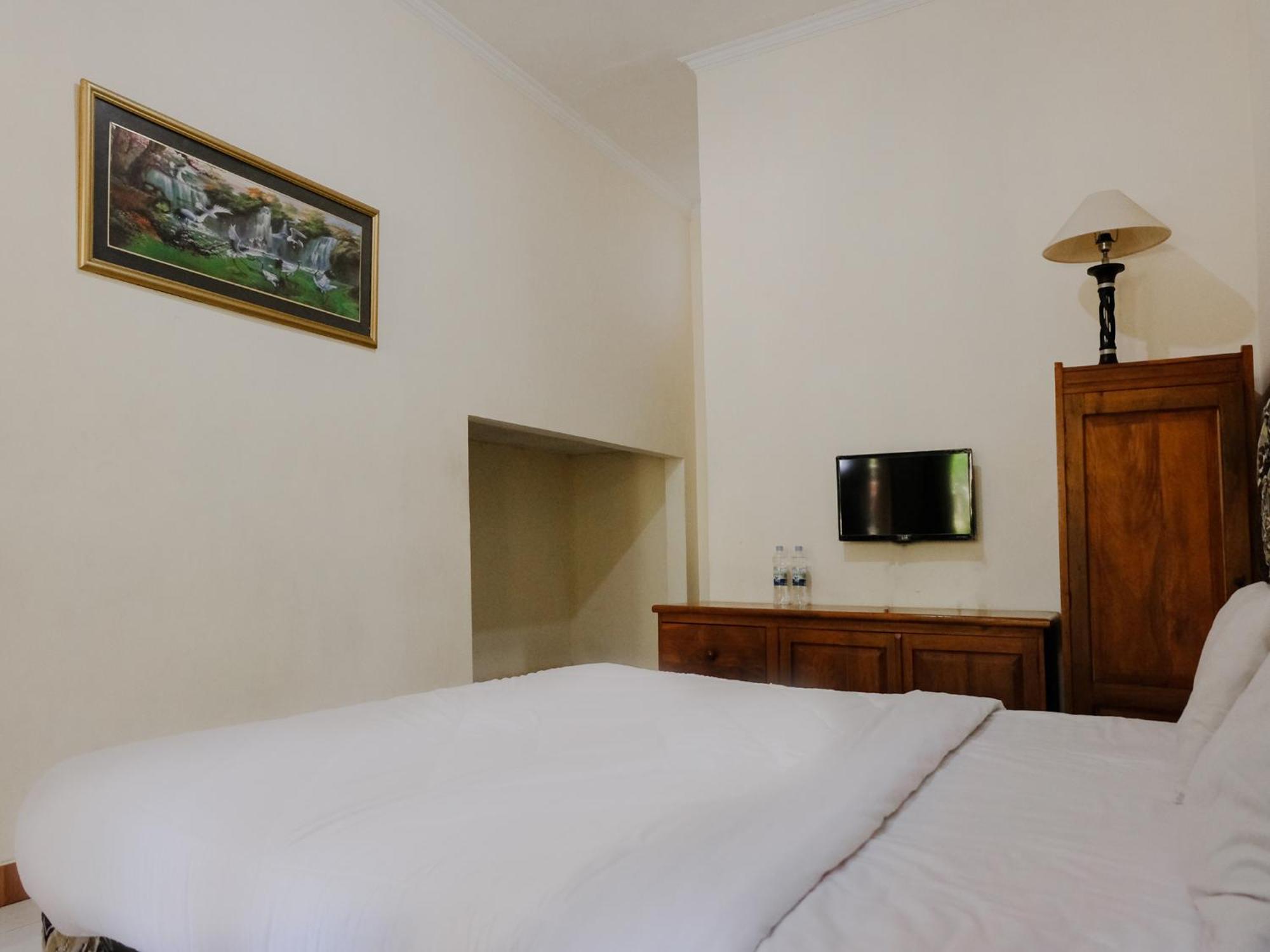 Hotel Mahkota Plengkung By Ecommerceloka Banyuwangi  Quarto foto