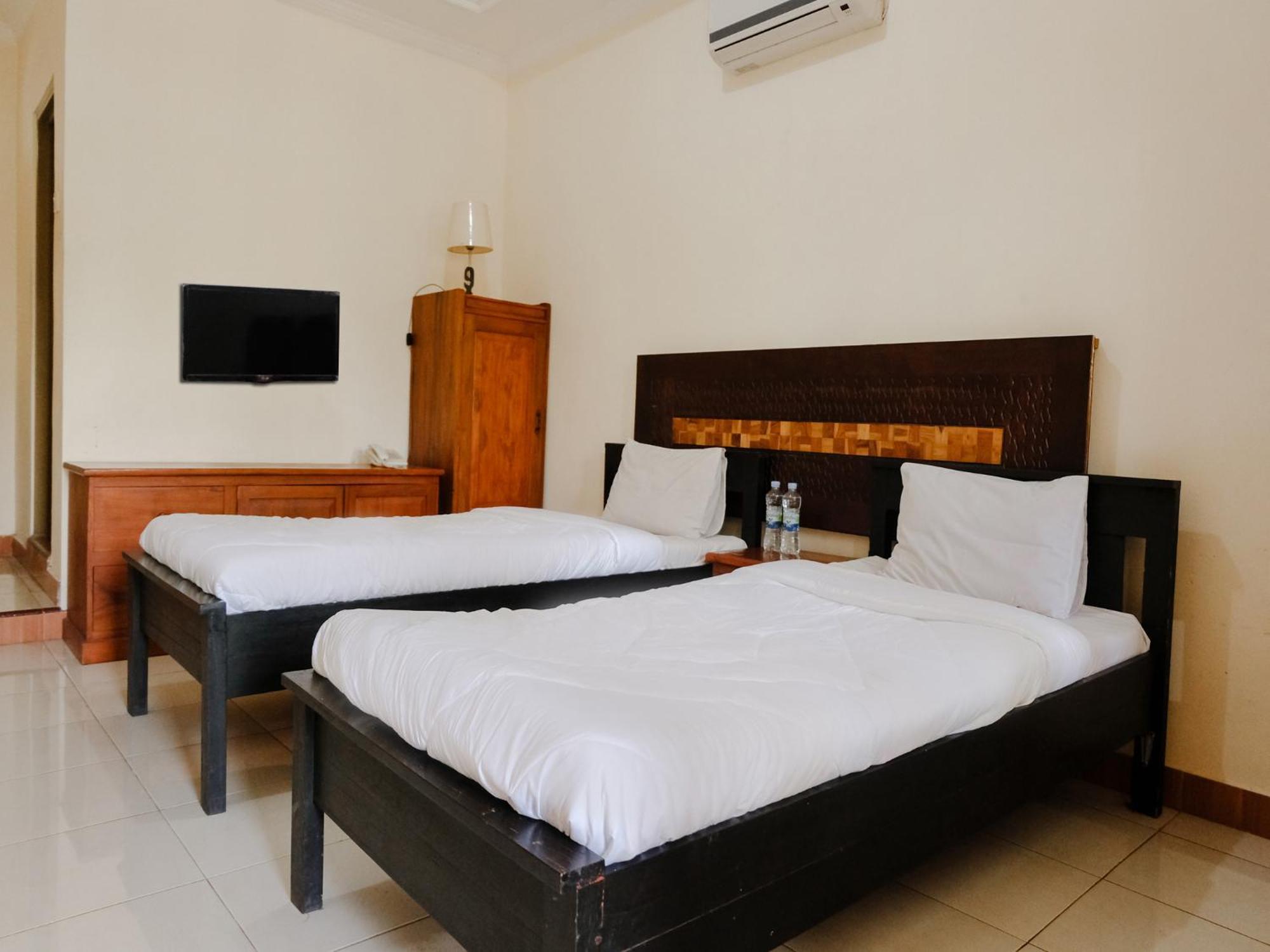 Hotel Mahkota Plengkung By Ecommerceloka Banyuwangi  Quarto foto