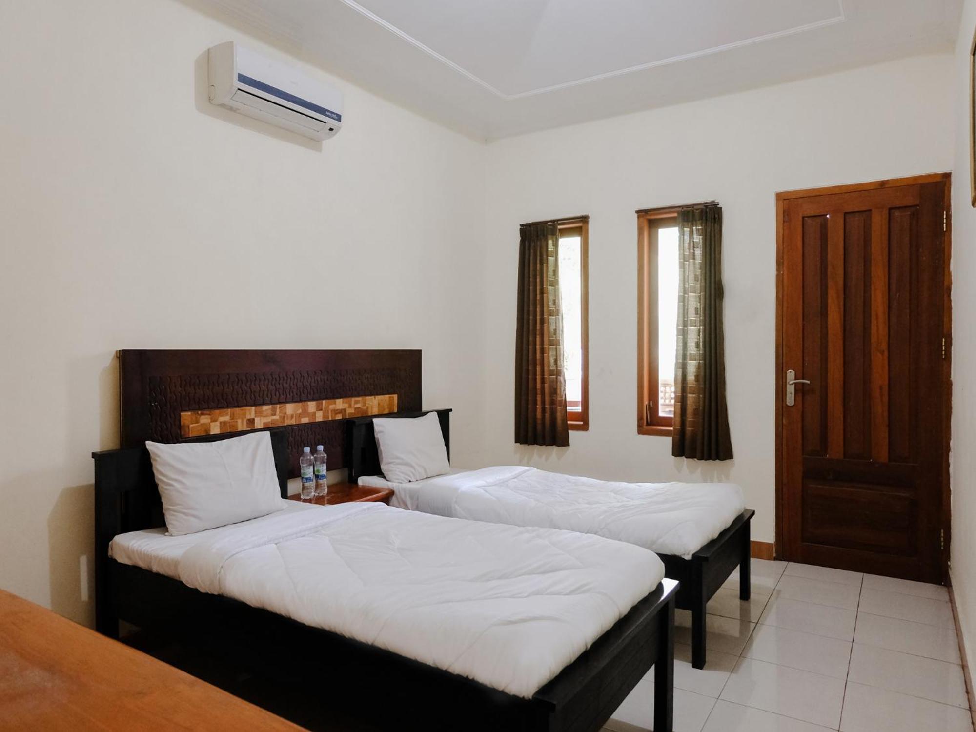 Hotel Mahkota Plengkung By Ecommerceloka Banyuwangi  Quarto foto