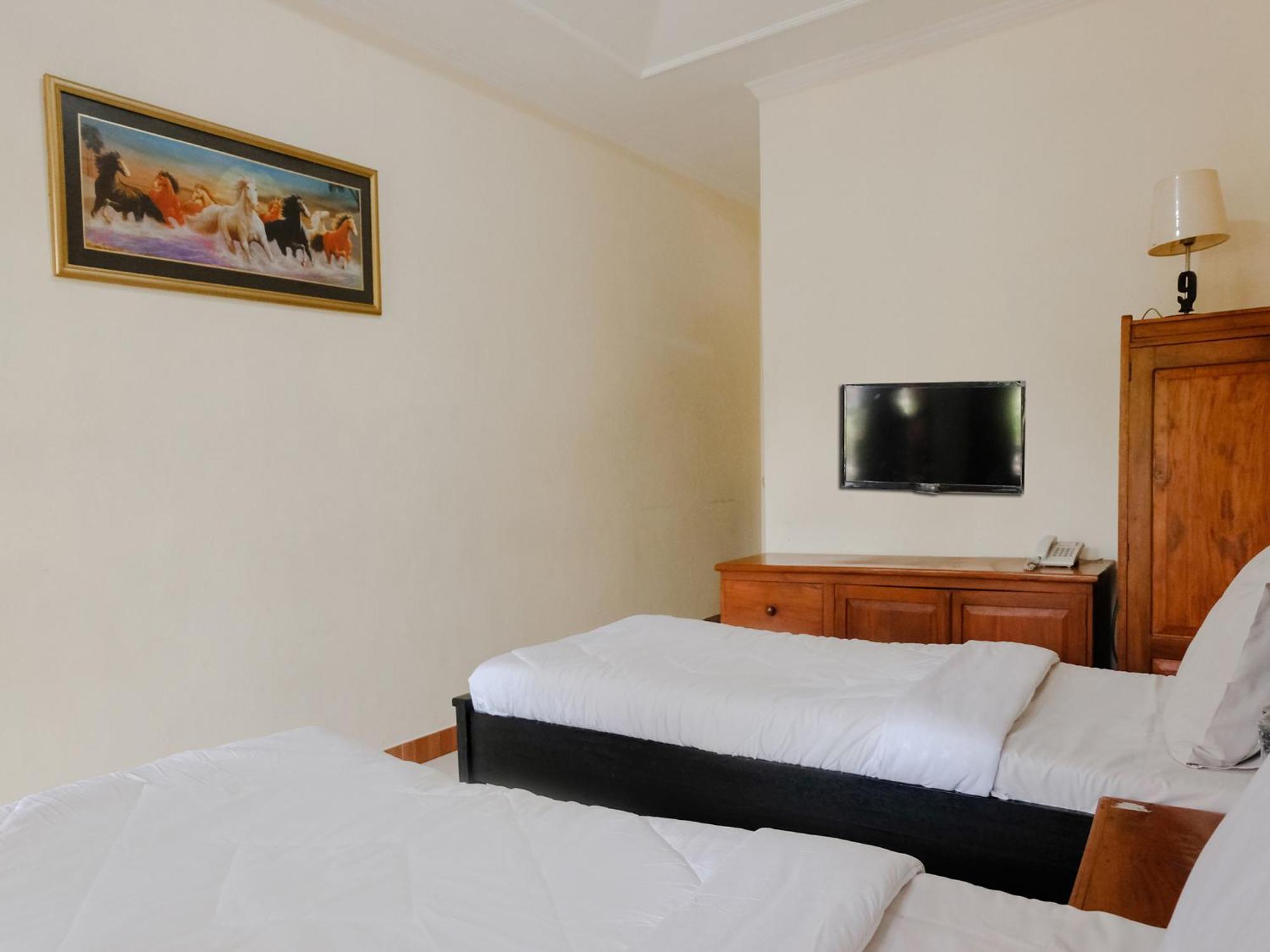 Hotel Mahkota Plengkung By Ecommerceloka Banyuwangi  Quarto foto